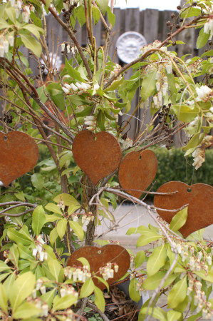 Hanger Amor van 5 hartjes met gat CorTentaal  (Roest)  CD-068