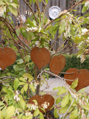 Hanger Amor van 5 hartjes met gat CorTentaal  (Roest)  CD-068